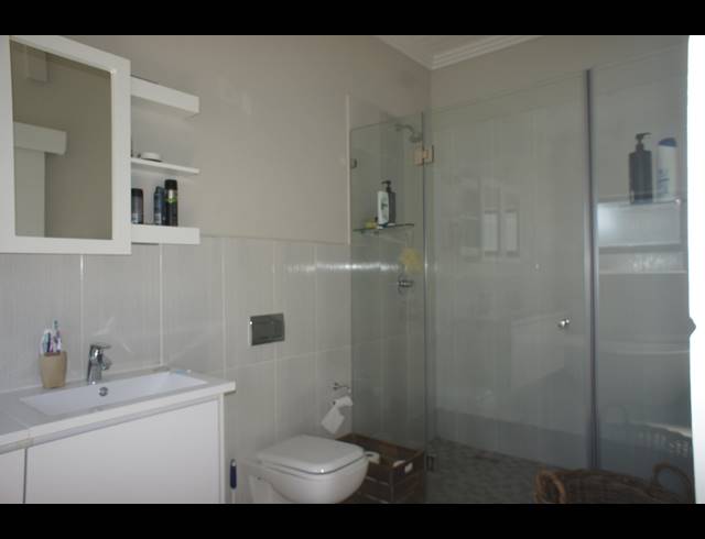 5 BEDROOM HOUSE TO LET IN PALM LAKES ESTATE